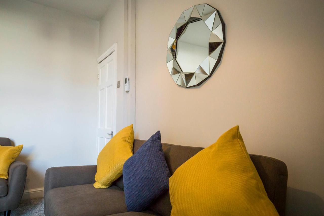 Spacious, Modern 4 Bed House Close To City Centre Chester Exterior photo